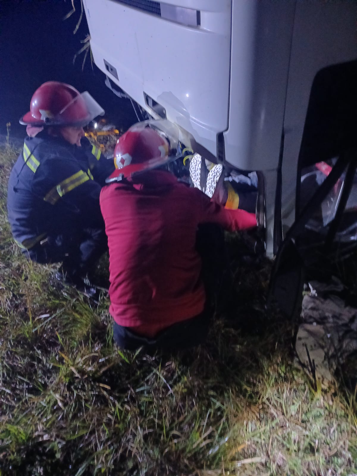Volcó en la “Curva de la Muerte”, quedó atrapado y sobrevivió gracias al cinturón de seguridad 2